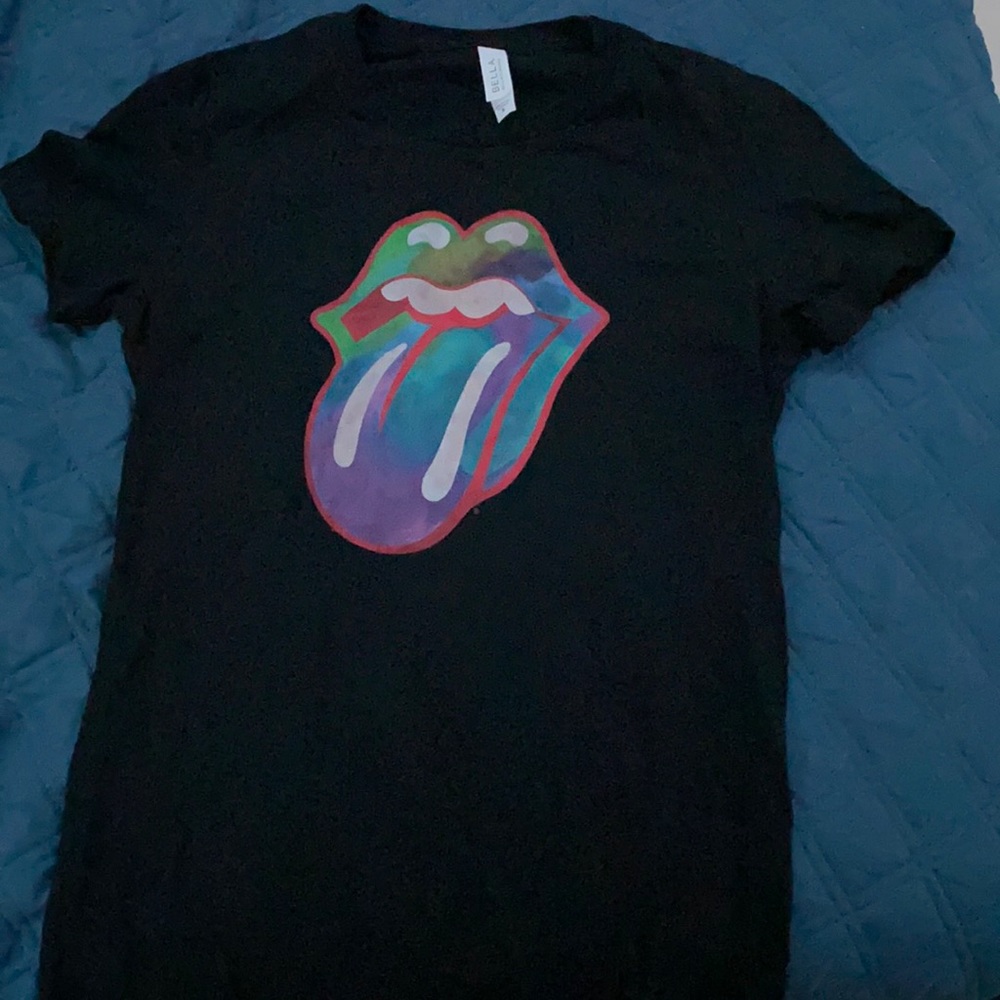black tee with rolling stone logo